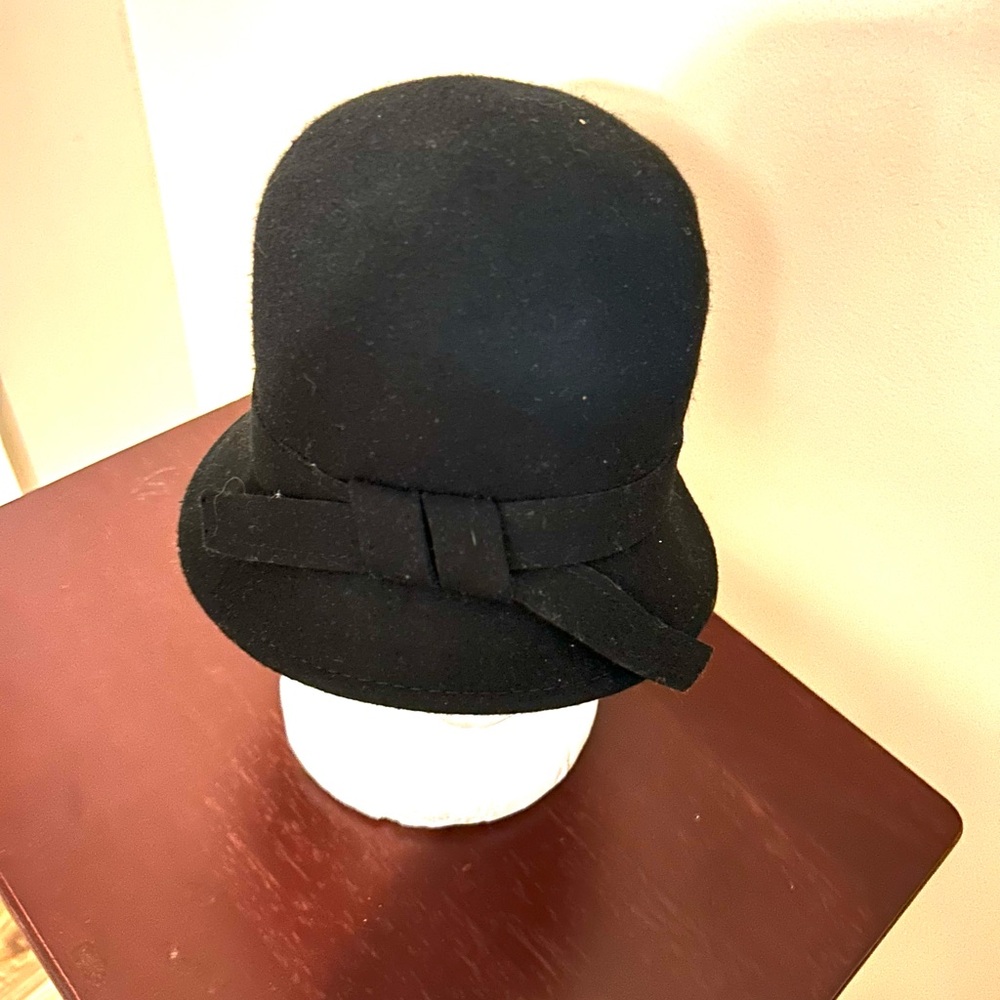Women’s Bucket Cloche Small Brim Hat One Size Solid Black 100% Wool Bowler Cap